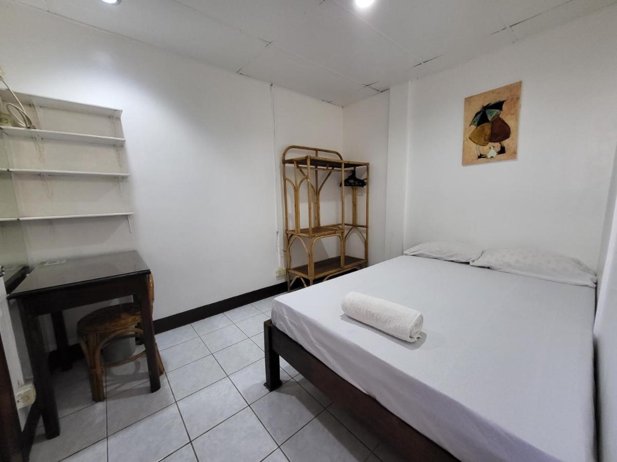 Ayahay Sa Matutina Hotel Puerto Princesa Room photo